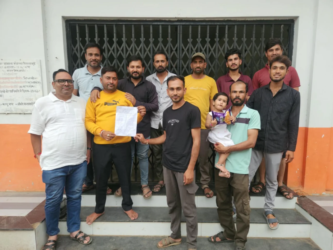 पिपलिया खुर्द में सिरवी युवा संगठन की ग्राम समिति गठन के दौरान पदाधिकारी एवं समाजबंधु उपस्थित रहे