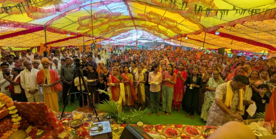 सुरपाला कुटी आश्रम पर Narmada Mahapuran पूर्णाहुति के अवसर पर श्रद्धालु